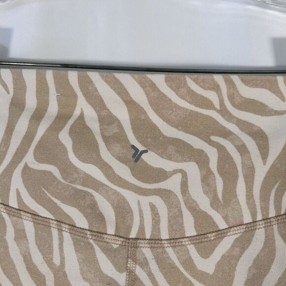 Old Navy Active Bike Shorts Women Medium Beige Animal Print Powerchill High Rise - Picture 6 of 8